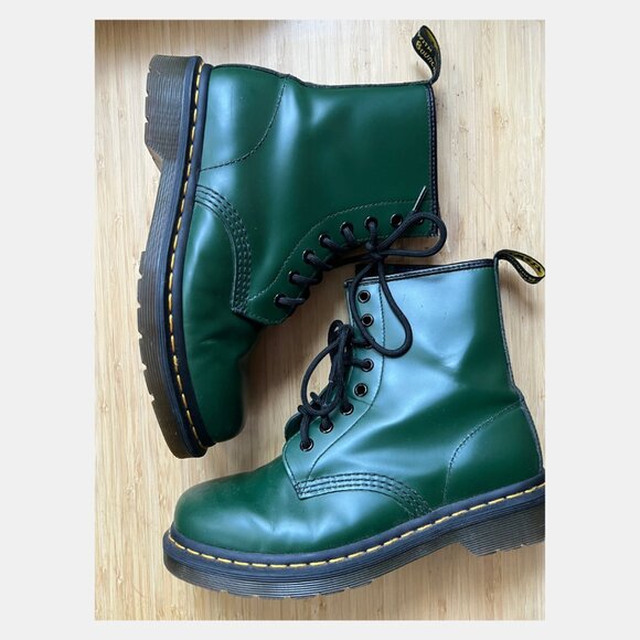 DR MARTENS - 1460 Smooth Leather Lace Up Boots in Green - Picture 4 of 7